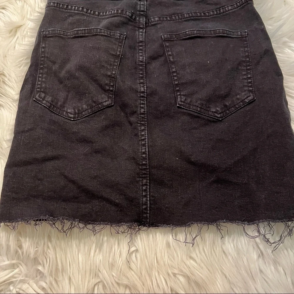 Cotton On Women's Size 4 Denim Mini Skirt Raw Hem Black Stretch Cotton High Rise